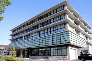 神戸地方裁判所尼崎支部の外観＝尼崎市水堂町３