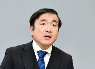 死体遺棄容疑で逮捕された女性とのやりとりなどを説明する慈恵病院の蓮田健院長＝神戸市中央区下山手通５