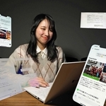 就職活動などでＡＩを活用している池田空未さん＝西宮市上ケ原一番町（多重露光、撮影・吉田敦史）