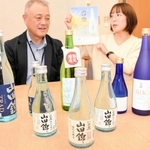 歴代の日本酒「山田錦」について語る青木大実さん（左）と広報担当の田中美紗さん＝西宮市建石町、辰馬本家酒造