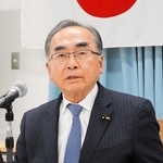 自民党兵庫県連の選挙対策委員会の後、取材に応じる藤本百男委員長＝神戸市中央区中山手通５