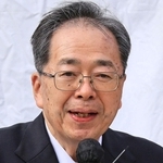 街頭演説をする中道の斉藤鉄夫共同代表＝２７日午後、神戸市長田区若松町６（撮影・鈴木雅之）