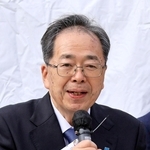 街頭演説をする中道改革連合の斉藤鉄夫共同代表＝２７日午後、神戸市長田区若松町６（撮影・鈴木雅之）