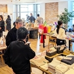 同時開催された１２０マルシェの様子＝神戸市中央区磯上通４、１２０ワークプレイス神戸