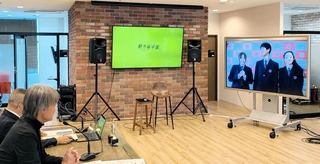 愛知県立刈谷北高校の生徒たちがグランプリに輝いた観光甲子園の様子＝神戸市中央区、１２０ワークプレイス神戸