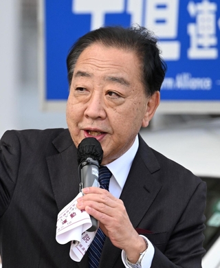 支持を訴える中道改革連合の野田佳彦共同代表＝３日午後、神戸市兵庫区（撮影・斎藤雅志）