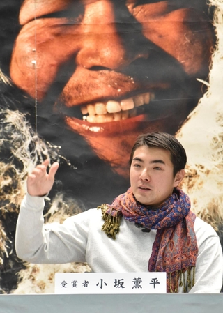 「イソマグロのことを毎日考えて生きてきた」と冒険を振り返る小坂薫平さん＝東京都千代田区