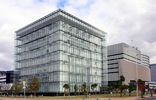 人と防災未来センター＝神戸市中央区脇浜海岸通１