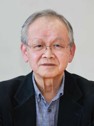 元兵庫県産業労働部長の神田栄治さん＝２０２４年３月１５日、神戸市中央区東川崎町１、神戸新聞社（撮影・笠原次郎）