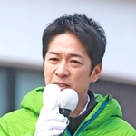 街頭演説をする日本維新の会の藤田文武共同代表＝１日午後、ＪＲ姫路駅前（撮影・辰巳直之）