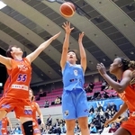 今季はリーグ参入後最多の６勝と奮闘も、移転が決まった姫路＝２０２５年１１月２９日、ヴィクトリーナ・ウインク体育館