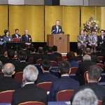 兵庫県内の販売店所長が集まった神戸新聞販売店大会＝１１日午前、神戸市中央区波止場町（撮影・大田将之）