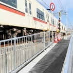 工事が終了した山陽電鉄の山田川西踏切の待機場所＝神戸市垂水区西舞子１