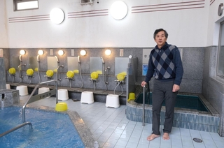 震災後プレハブで営業を続けていたが、現在の建物を再建して２０年を迎えた＝神戸市東灘区森南町１、湯あそびひろば森温泉