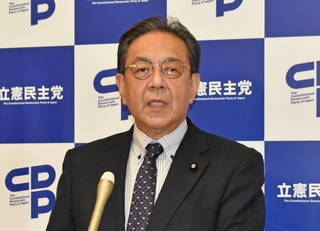 会見に臨む立憲民主党の水岡俊一代表＝東京・永田町