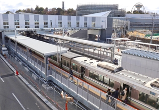 開業したＪＲ手柄山平和公園駅＝１４日午前、姫路市西延末