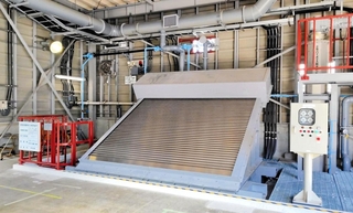 食品系廃棄物を受け入れる設備＝神戸市東灘区魚崎南町２、東灘処理場（同市提供）