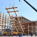 解体が進む大屋根リング＝５日午後、大阪市此花区の夢洲（撮影・大田将之）