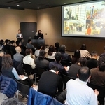 空き家再生について議論を重ねたプランを発表するエリアマネジメント実践塾の受講生ら＝姫路市神屋町