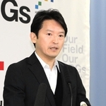 定例会見で話す兵庫県の斎藤元彦知事＝県庁