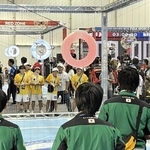 ２０２５年に韓国で開かれたドローンサッカーのワールドカップの試合の様子（玉野興昌さん提供）