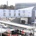 開業したＪＲ手柄山平和公園駅＝１４日午前、姫路市西延末