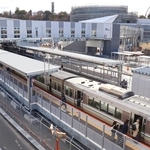 開業したＪＲ手柄山平和公園駅＝１４日午前、姫路市西延末