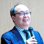 腎がんと最新の治療法について解説する神戸市立医療センター中央市民病院の山﨑俊成・泌尿器科部長＝兵庫県予防医学協会健診センター