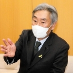 政務活動費の返還について経緯を説明する伊藤傑兵庫県議＝２３日午後、県庁