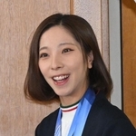 宝塚市役所を訪問した三浦璃来選手＝３月２日、宝塚市東洋町