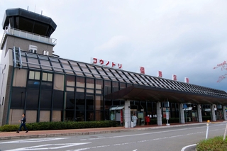 但馬空港＝兵庫県豊岡市岩井字河谷