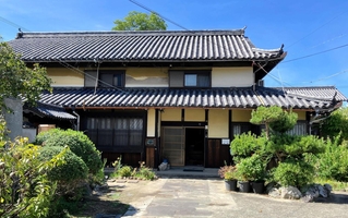 大規模農家の屋敷構えを残す永田家住宅＝南あわじ市倭文長田（県提供）