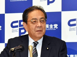 会見で「防災は党の政策の中心課題に据えてきた」と語る立憲民主党の水岡俊一代表＝東京・永田町