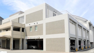 既存のパラスポーツ拠点の「障害者スポーツ交流館」。隣接地での新施設整備が検討される＝神戸市西区曙町