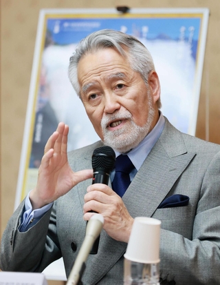 神戸市室内管弦楽団の定期公演と今後について語る鈴木秀美音楽監督＝１６日午後、神戸市中央区楠町４、神戸文化ホール（撮影・鈴木雅之）