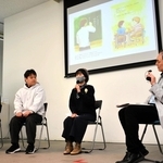 「せんせいからこどもたちへ」に込めた思いを語り合う猪原翼さん（左から２人目）や浜田美和さん（同３人目）ら＝神戸市中央区脇浜海岸通１