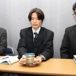 姫路市内の県営住宅で水道メーターが盗まれ、会見する市職員＝２３日午前、姫路市役所