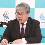 着任会見で重点施策などについて説明する小磯康神戸運輸監理部長＝神戸市中央区波止場町、神戸第２地方合同庁舎