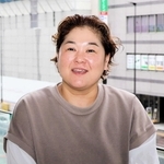 能登の被災地へヒマワリの種を届け、被災者への講演を予定する菊地いつかさん＝明石市内