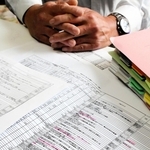 過労自死した女性獣医師の父親は長時間勤務の実態を調べた。「仕事終わらない」などＬＩＮＥのやりとりもつぶさに記載した＝兵庫県阪神地域（画像の一部を加工しています）