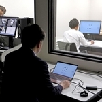 ２０年前に設立された安全研究所「あんけんＬａｂｏ」。別室からマジックミラー越しに被験者の様子を観察できる＝大阪市淀川区、ＪＲ西日本鉄道本部（撮影・辰巳直之）