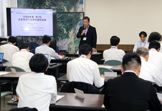 道路陥没を防ぐための取り組みなどを確認した連絡会議＝兵庫国道事務所