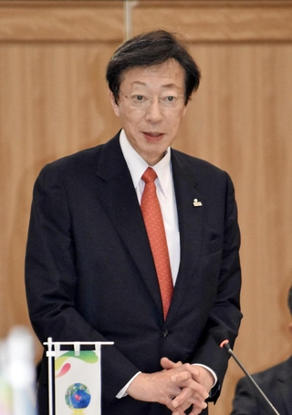 あいさつする指定都市市長会会長の久元喜造神戸市長＝東京都千代田区