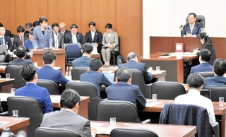 高市早苗首相が出席し、防災庁の設置に関する審議が行われた衆院災害対策特別委員会＝１４日、国会