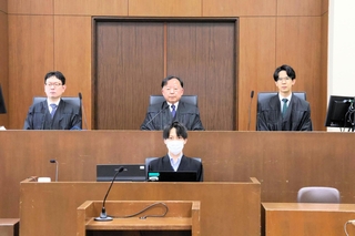 神戸地裁姫路支部で開かれた第１回口頭弁論＝姫路市北条１（代表撮影）