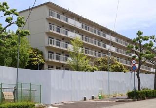 水道部品がなくなっていたのが見つかったＵＲ新多聞団地＝神戸市垂水区学が丘５