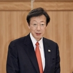 あいさつする指定都市市長会会長の久元喜造神戸市長＝東京都千代田区