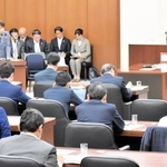 高市早苗首相が出席し、防災庁の設置に関する審議が行われた衆院災害対策特別委員会＝１４日、国会