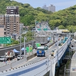 リニューアル工事が始まった阪神高速神戸線＝神戸市須磨区中島町１（撮影・鈴木雅之）