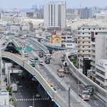 リニューアル工事が始まった阪神高速神戸線＝神戸市長田区大橋町３（撮影・鈴木雅之）
